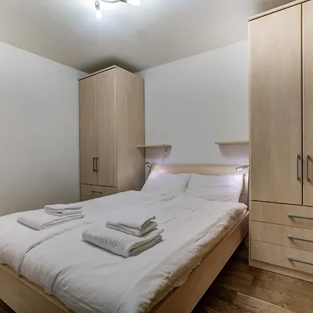Matins St Laurent 1b Appartement *